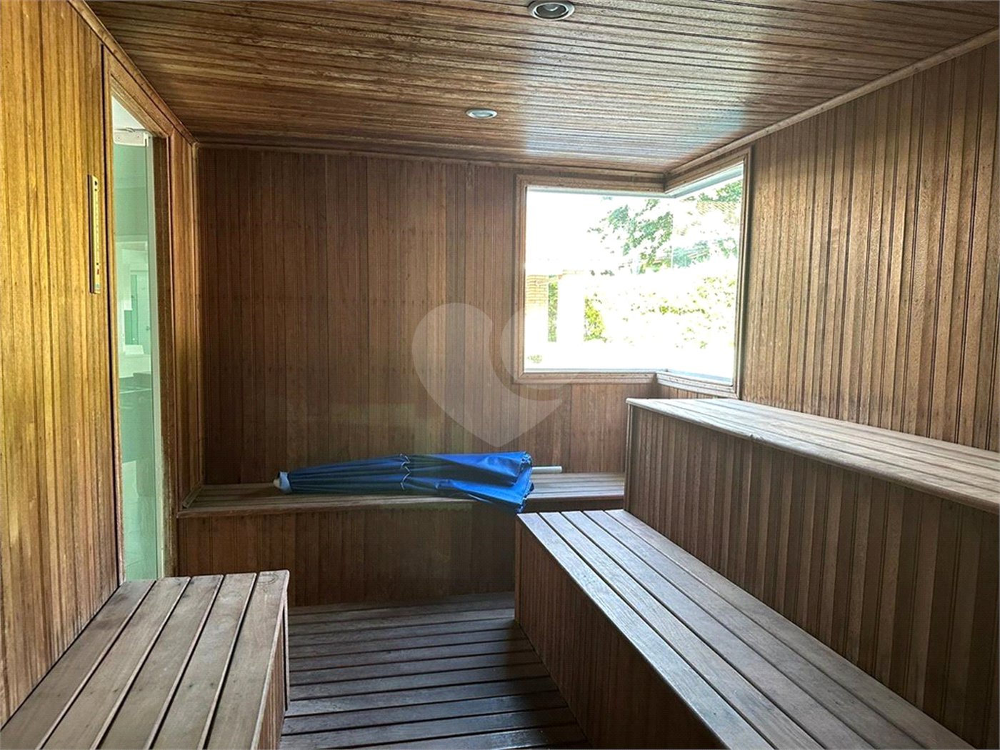 Casa à venda com 3 quartos, sendo 1 suíte,  no condomínio Vale do Lago, Sorocaba - SP