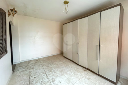 Sobrado à venda com 4 quartos, sendo 3 suítes, em Vila Libanesa, São Paulo, SP