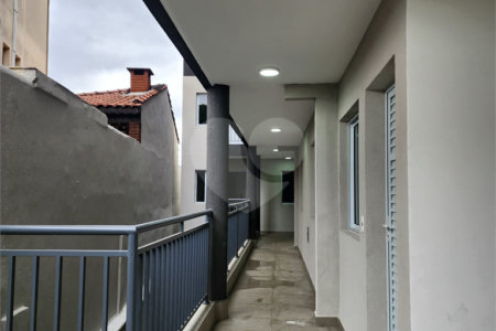 Casa à venda com 2 quartos, sendo 1 suíte, no condomínio Residencial Sanches, São Paulo - SP