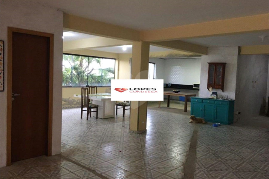Casa à venda com 4 quartos, sendo 1 suíte, no condomínio Loteamento Haras El Passo, Mairiporã - SP