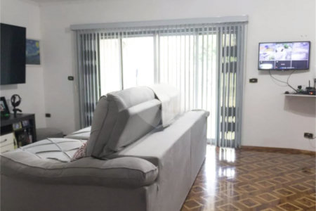 Sobrado à venda com 4 quartos, sendo 1 suíte, em Vila Jaguara, São Paulo, SP