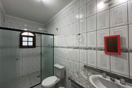 Casa Térrea à venda com 4 quartos, sendo 2 suítes, em Alpes D'Ouro, Bom Jesus dos Perdões, SP