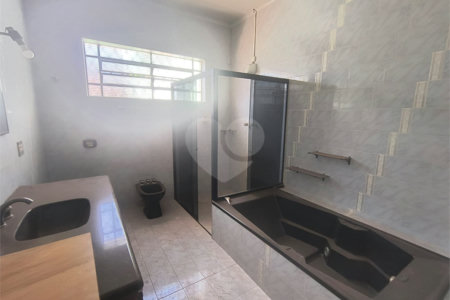 Casa à venda com 3 quartos, sendo 1 suíte, em Vila Santana, Araraquara, SP