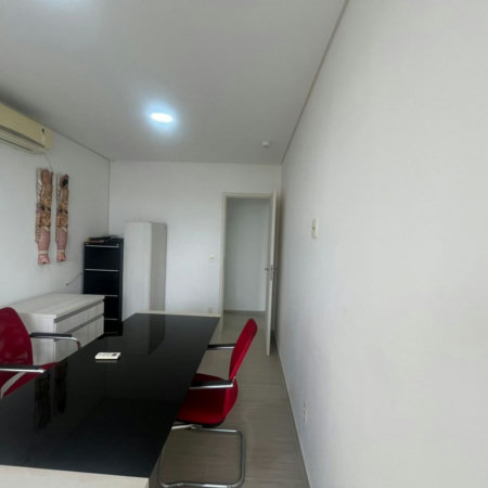 Sala Comercial para Locação Anual no Helbor Offices Santos | Moderna, Mobiliada e Pronta para Uso