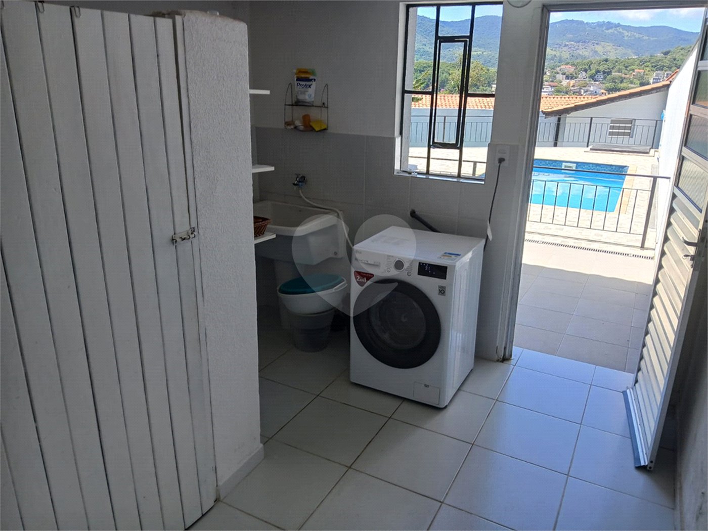Casa à venda com 3 quartos, sendo 1 suíte,  em Recreio Maristela, Atibaia, SP