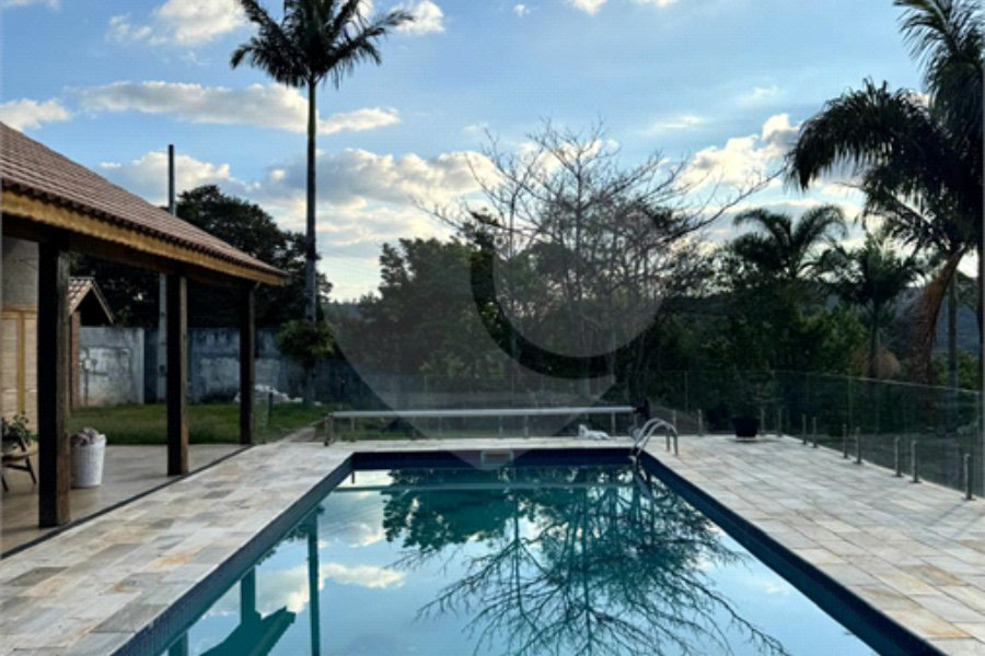Casa Térrea à venda com 3 quartos, sendo 2 suítes,  em Luiz Fagundes, Mairiporã, SP
