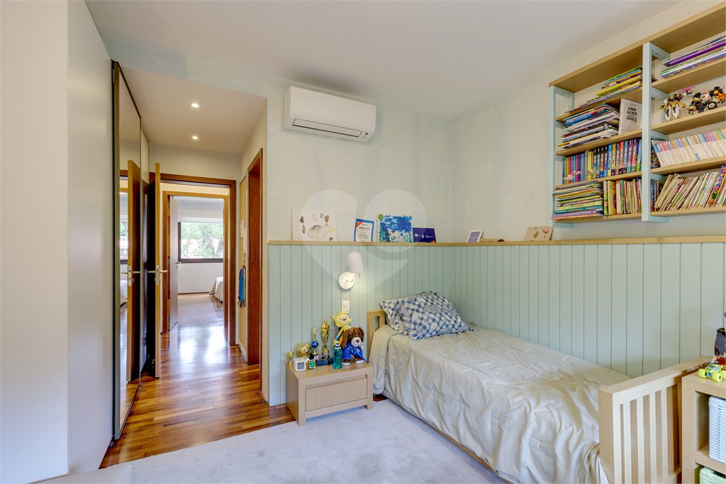 Casa à venda com 4 suítes no condomínio Vila Flora, São Paulo - SP