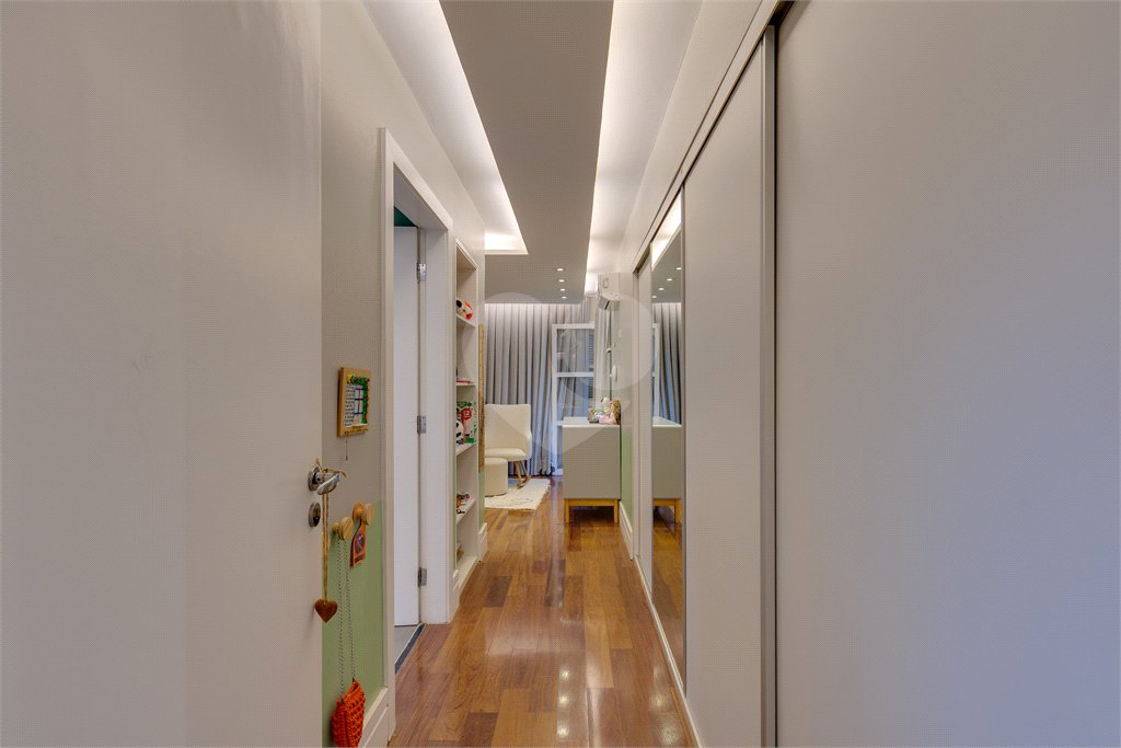 Casa Térrea à venda com 4 suítes em Jardim Marajoara, São Paulo, SP