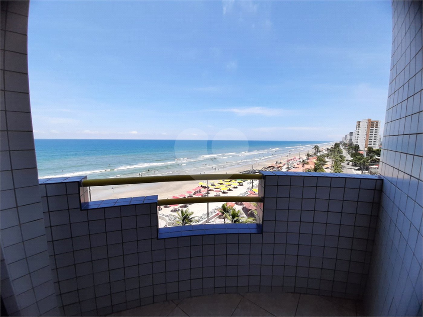 Apartamento à venda com 2 quartos, sendo 1 suíte, em Vera Cruz, Mongaguá, SP