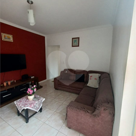 Casa à venda com 3 quartos, sendo 1 suíte,  em Jardim Santa Mônica, São Paulo, SP