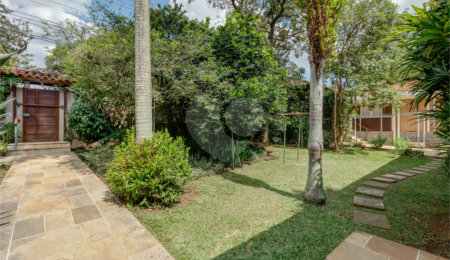 Casa Térrea à venda com 4 quartos, sendo 1 suíte,  em Chácara Monte Alegre, São Paulo, SP