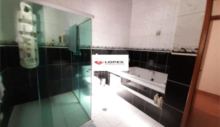 Casa à venda com 3 quartos, sendo 1 suíte, no condomínio Parque Suiça, Caieiras - SP