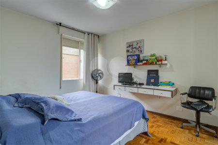Casa à venda ou para alugar com 4 quartos, sendo 2 suítes, em Ibirapuera, São Paulo, SP