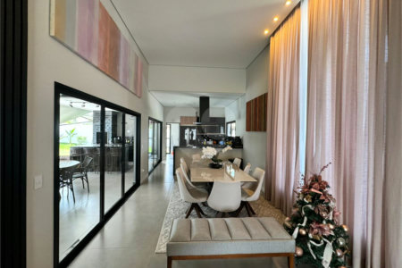 Casa à venda com 4 quartos, sendo 3 suítes, no condomínio Vilagio Ipanema 1, Araçoiaba da Serra - SP