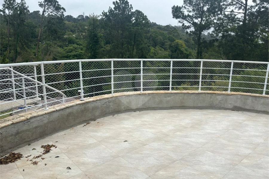 Casa à venda com 4 quartos, sendo 3 suítes, no condomínio Parque Itatiaia, Mairiporã - SP