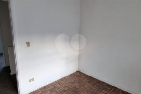 Casa à venda com 3 quartos, sendo 1 suíte,  em Jardim Rosa Maria, São Paulo, SP