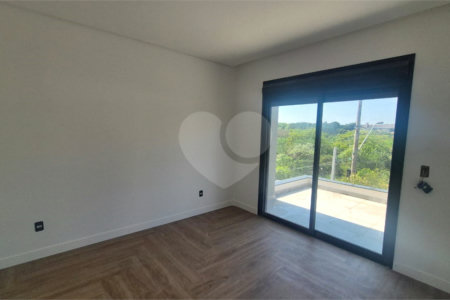 Casa à venda com 3 suítes no condomínio Recanto dos Paturis, Vinhedo - SP