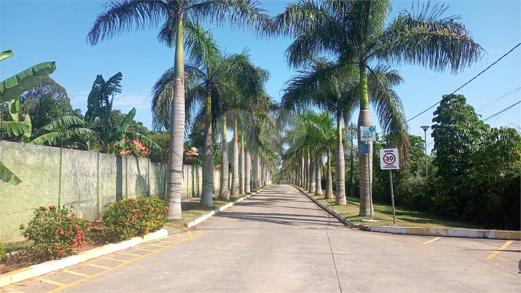 Casa à venda com 5 quartos, sendo 1 suíte, no condomínio Village da Serra, Araçoiaba da Serra - SP