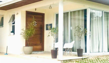 Casa à venda com 3 quartos, sendo 1 suíte,  no condomínio Residencial Patrimônio do Carmo, São Roque - SP