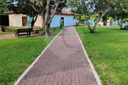 Casa à venda com 6 quartos, sendo 4 suítes,  em Caravelas, Armação dos Búzios, RJ