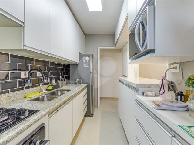 Apartamento à venda com 3 quartos, sendo 1 suíte,  em Alto da Boa Vista, São Paulo, SP