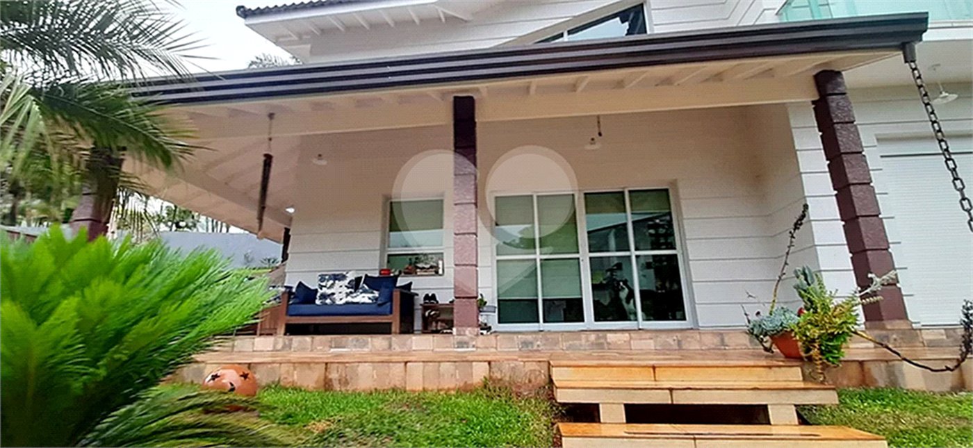 Casa à venda com 3 quartos, sendo 1 suíte, no condomínio Suíça da Cantareira, Mairiporã - SP