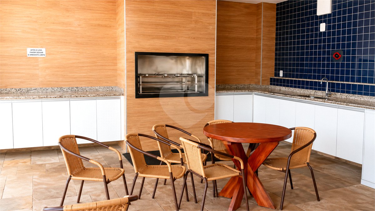 Apartamento à venda com 3 quartos, sendo 1 suíte, em Santo Amaro, São Paulo, SP