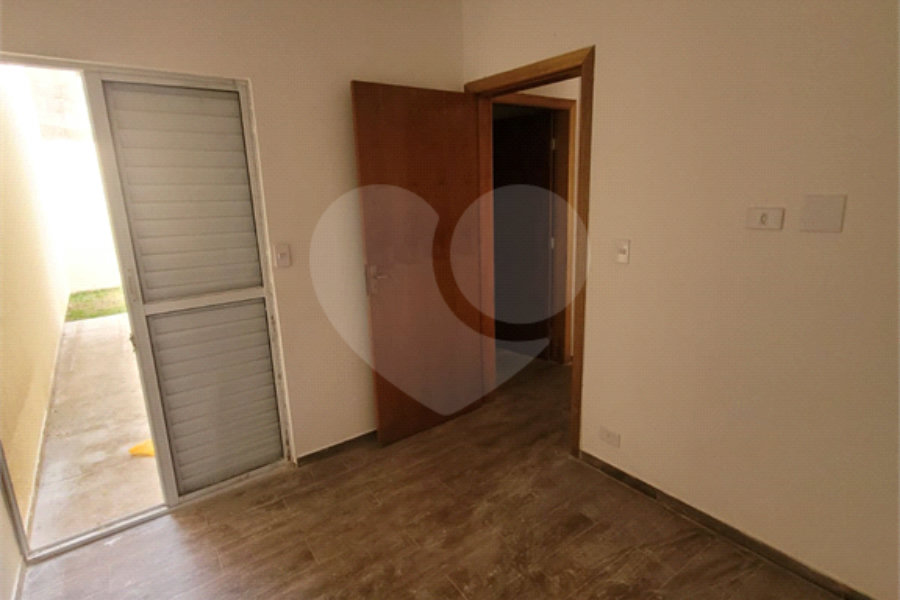 Casa à venda com 3 quartos, sendo 1 suíte,  no condomínio Vale dos Gansos, Mairiporã - SP