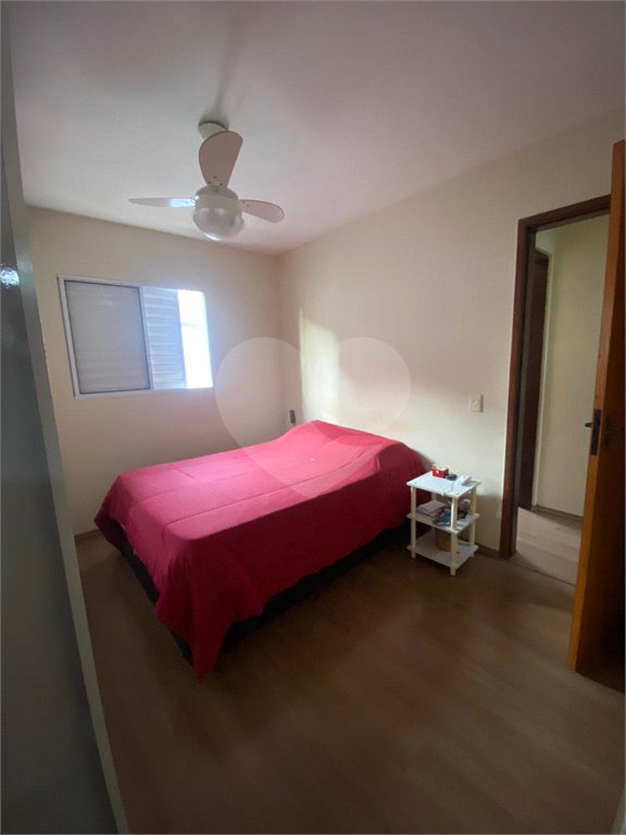 Casa à venda com 3 quartos, sendo 1 suíte, no condomínio Regina, São Paulo - SP