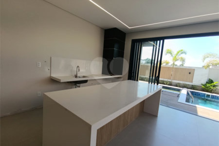 Casa à venda com 3 suítes no condomínio Villa Sapezal, Indaiatuba - SP