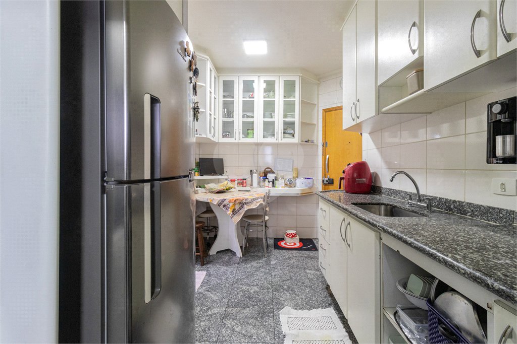 Apartamento à venda com 3 suítes em Vila Regente Feijó, São Paulo, SP