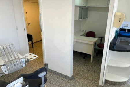 Sala Comercial ideal para clinicas e próximo ao metrô.