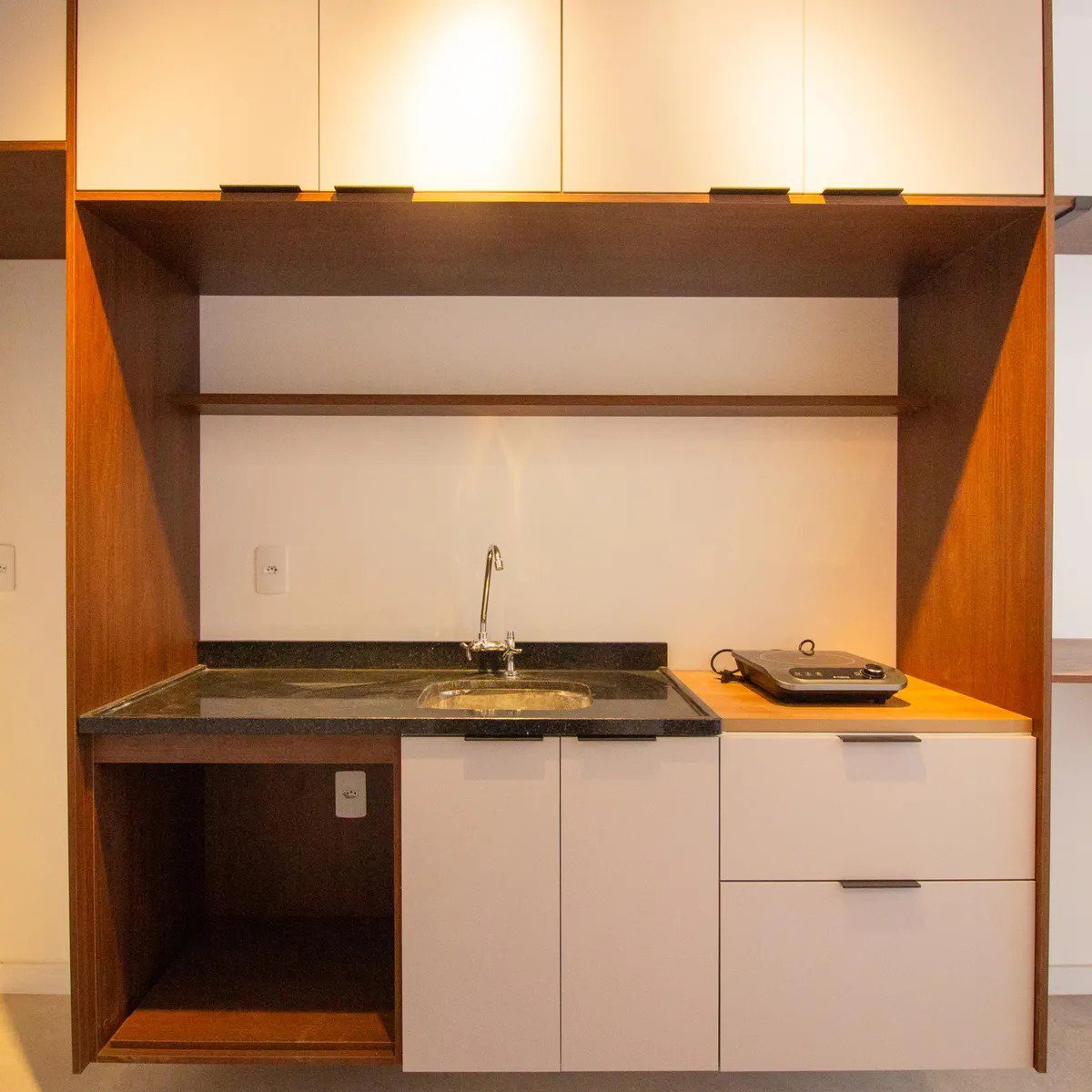 Studio de 26m² para alugar com 1 quarto mobiliado em Pinheiros próximo ao Metrô Faria Lima