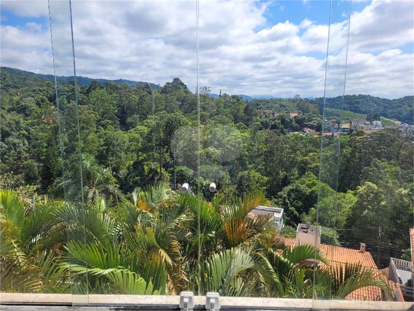 Sobrado à venda com 4 suítes em Tremembé, São Paulo, SP