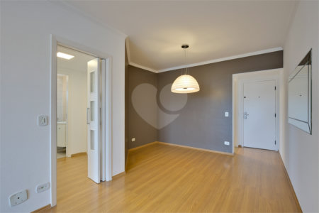 Apartamento à venda com 3 quartos, sendo 1 suíte, em Alto da Boa Vista, São Paulo, SP