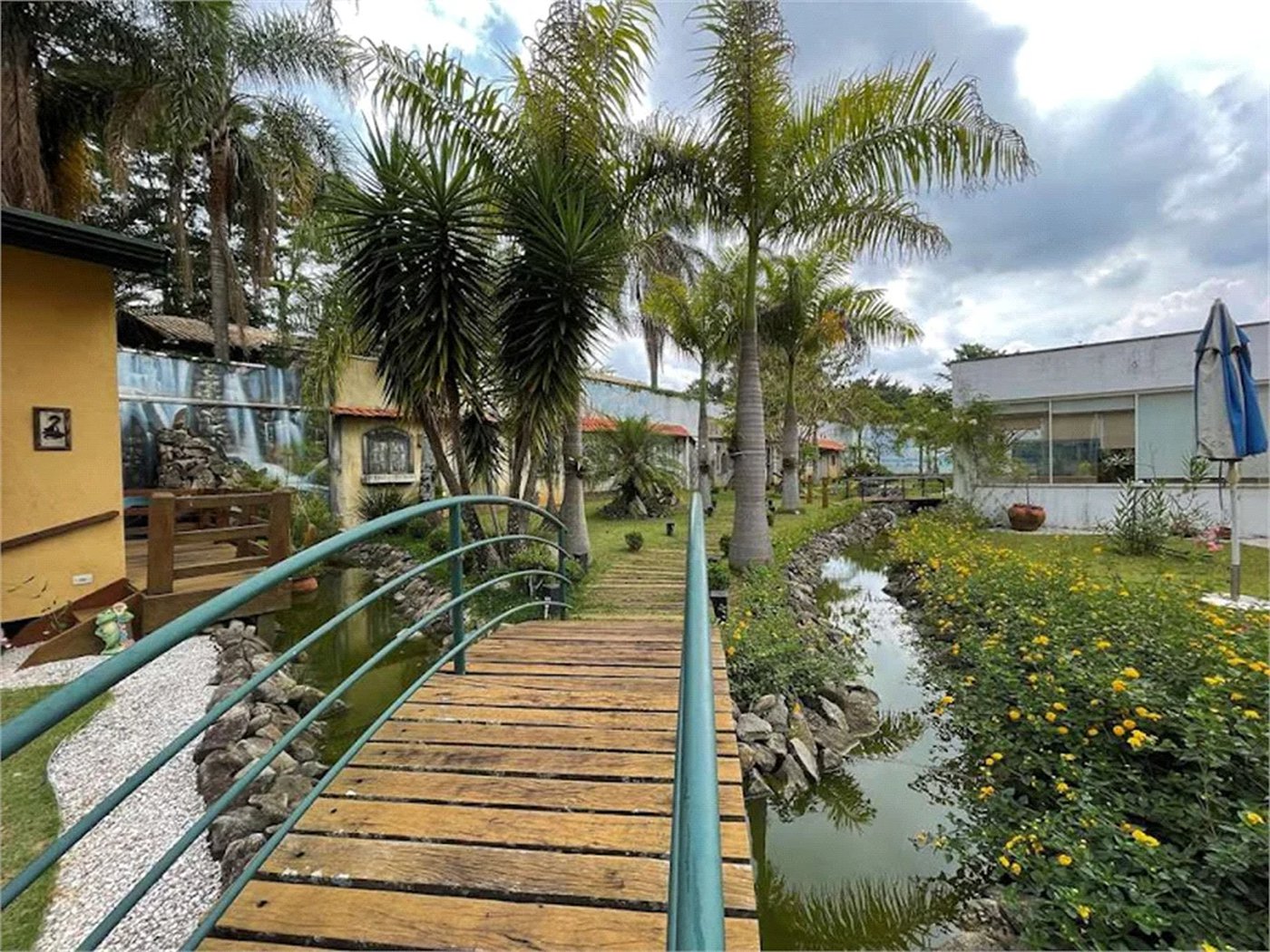 Casa à venda com 4 suítes no condomínio Miollo da Granja, Cotia - SP