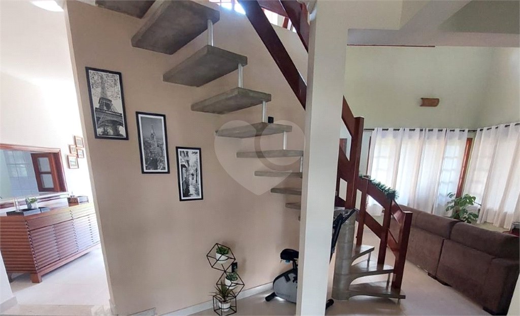 Casa à venda com 4 quartos, sendo 2 suítes, no condomínio Vivendas do Lago, Sorocaba - SP