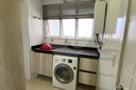 Apartamento à venda com 3 quartos, sendo 1 suíte, em Vila Regente Feijó, São Paulo, SP