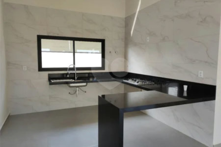 Casa à venda com 3 suítes no condomínio Terras do Vale, Caçapava - SP
