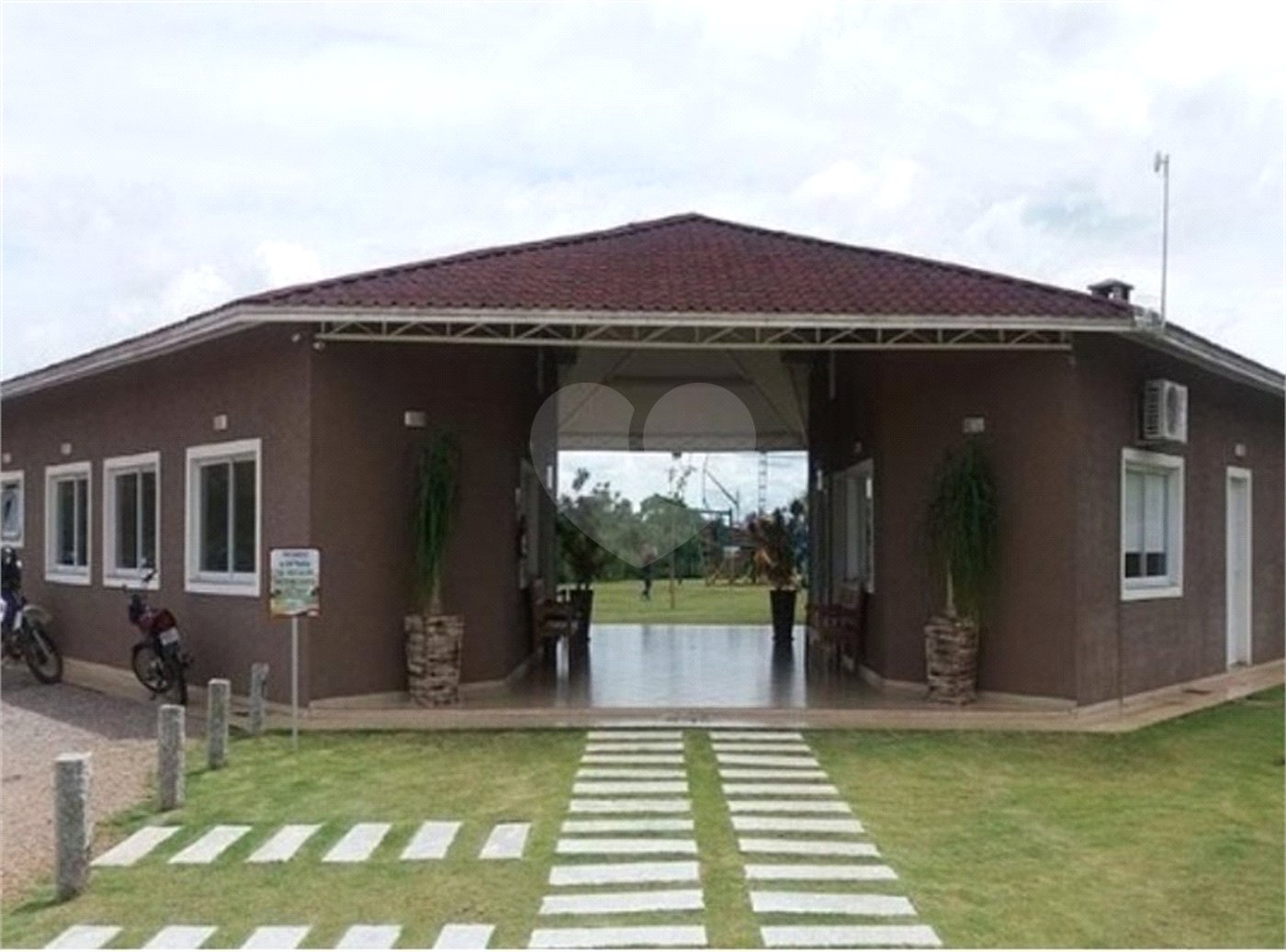 Sobrado à venda com 4 quartos, sendo 3 suítes, em Condomínio Residencial Shamballa Iii, Atibaia, SP