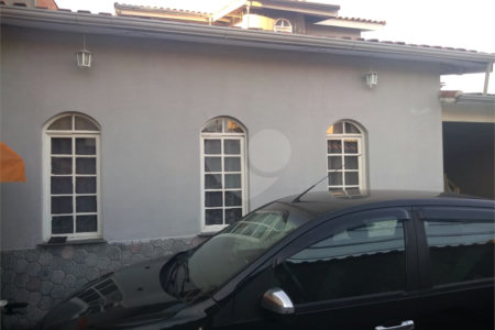Casa Térrea à venda com 3 suítes em Jardim São Pedro, Mogi das Cruzes, SP