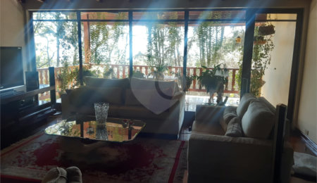 Casa à venda com 3 quartos, sendo 1 suíte,  no condomínio Jardim da Monntanha Ii, Mairiporã - SP