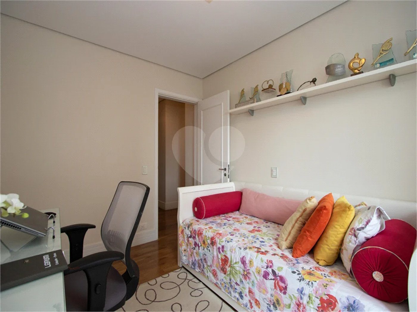 Apartamento de 233 m² à venda em Higienópolis com 4 dormitórios.