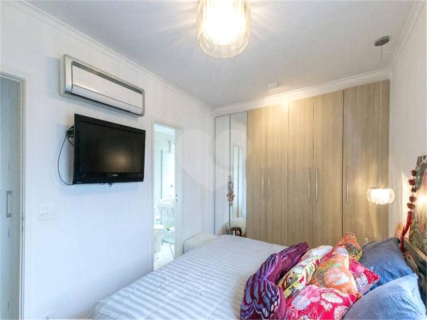 Apartamento à venda com 2 quartos, sendo 1 suíte, em Vila Olímpia, São Paulo, SP