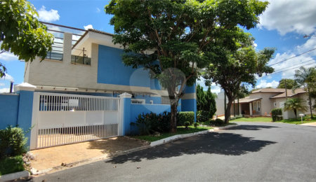 Casa à venda com 3 suítes no condomínio Parque do Varvito, Itu - SP