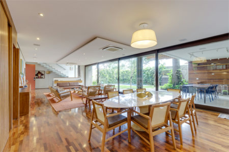 Casa à venda com 4 suítes no condomínio Vila Flora, São Paulo - SP
