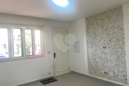 Casa à venda com 3 quartos, sendo 1 suíte,  no condomínio Vilagio Viccino, São Paulo - SP
