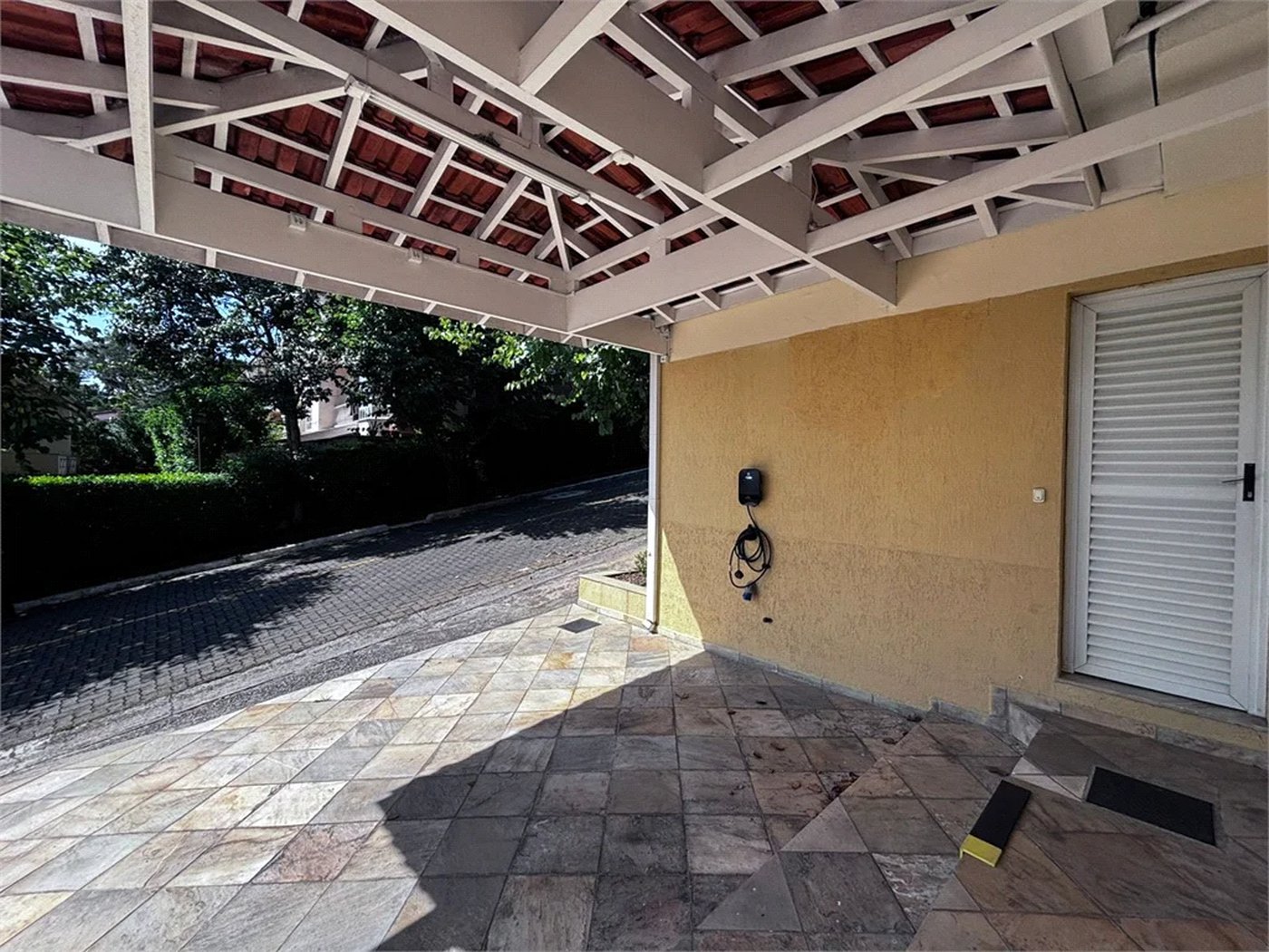 Casa à venda com 3 quartos, sendo 1 suíte,  no condomínio Villagio da Granja, Cotia - SP