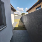 Casa à venda com 3 quartos, sendo 2 suítes, no condomínio Sollaris, Araraquara - SP