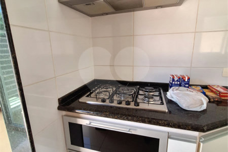 Casa à venda com 3 suítes no condomínio Bosque de Grevilea, Vinhedo - SP